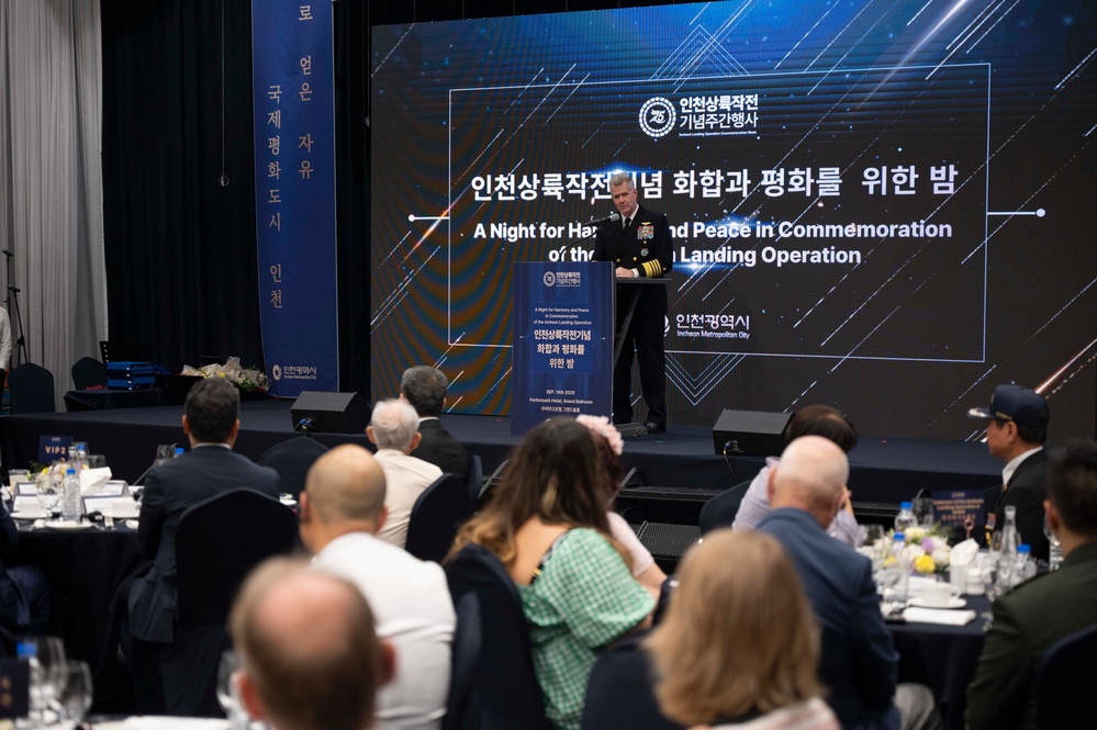 Imagem relacionada à notícia: O Comandante do USINDOPACOM comemorado 75 o Aniversário do Desembarcamento do Incheon