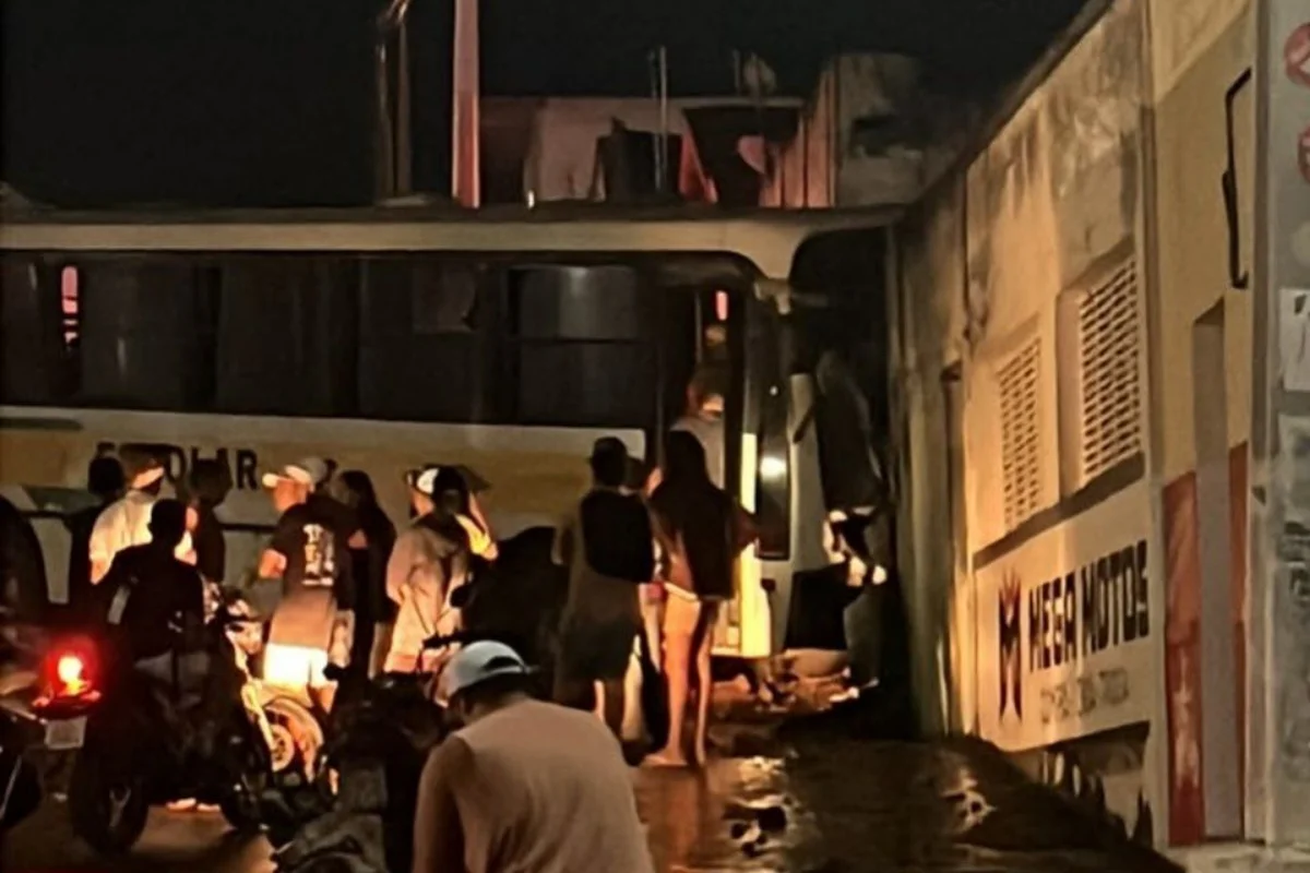 Imagem colorida,acidente no agreste da Paraíba- Metrópoles