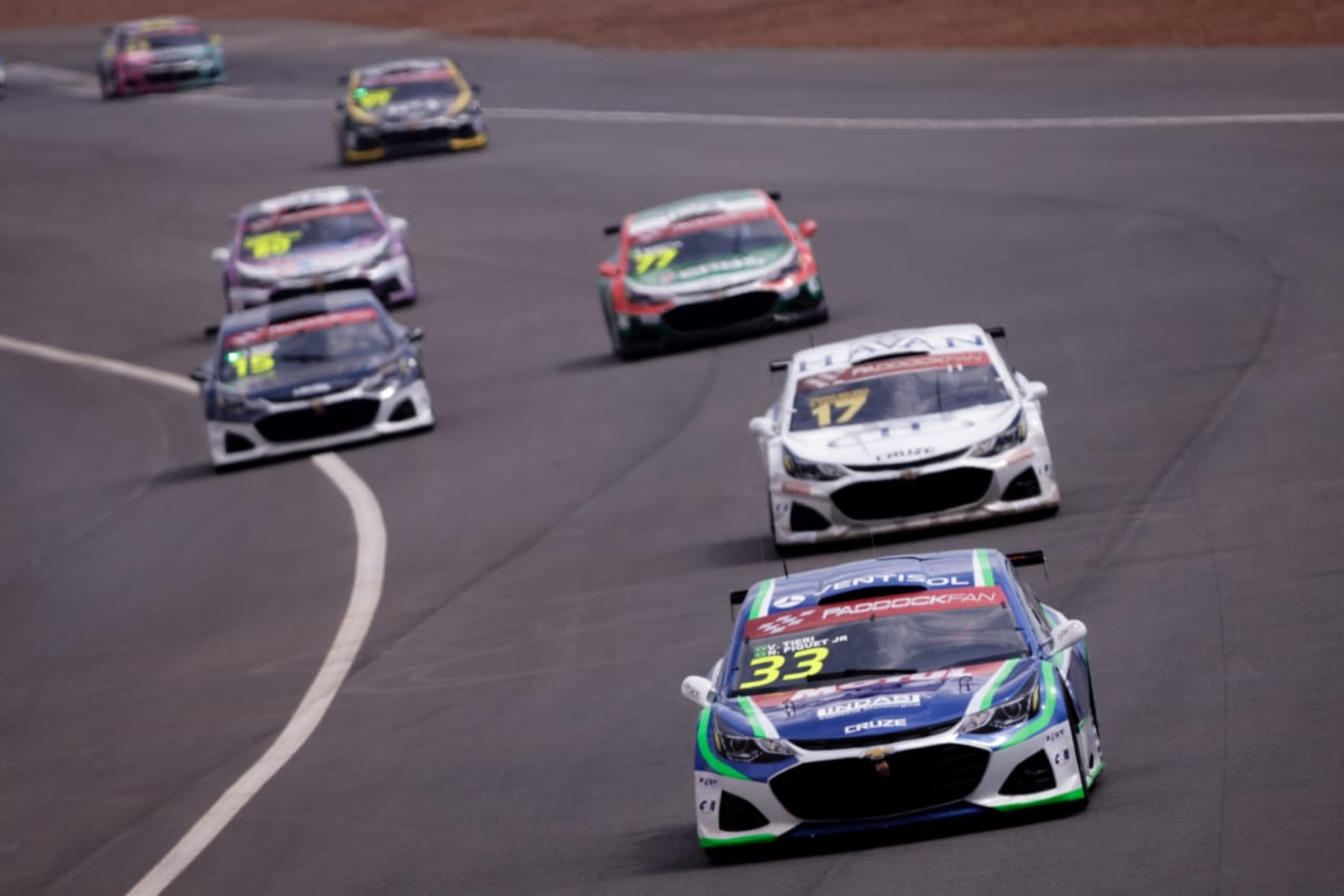 Animado, Camarote Metrópoles curte Stock Car, Fórmula 4 e Turismo Nacional
