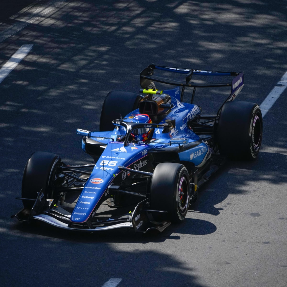 F1: Carlos Sainz perde cinco posições no grid do Azerbaijão e Pérez também é penalizado