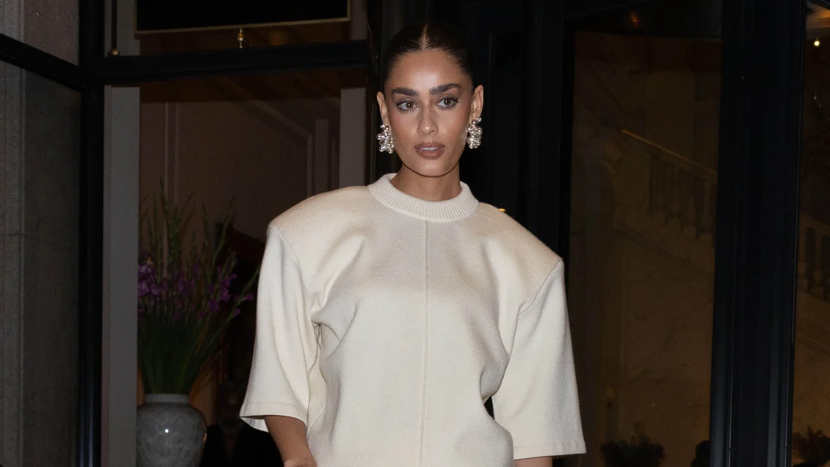 Zeyne looks chic at Milan Fashion Week show