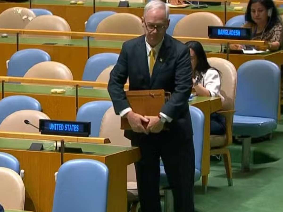 Irã denuncia 'terrorismo' dos EUA, e americanos abandonam plenário da ONU