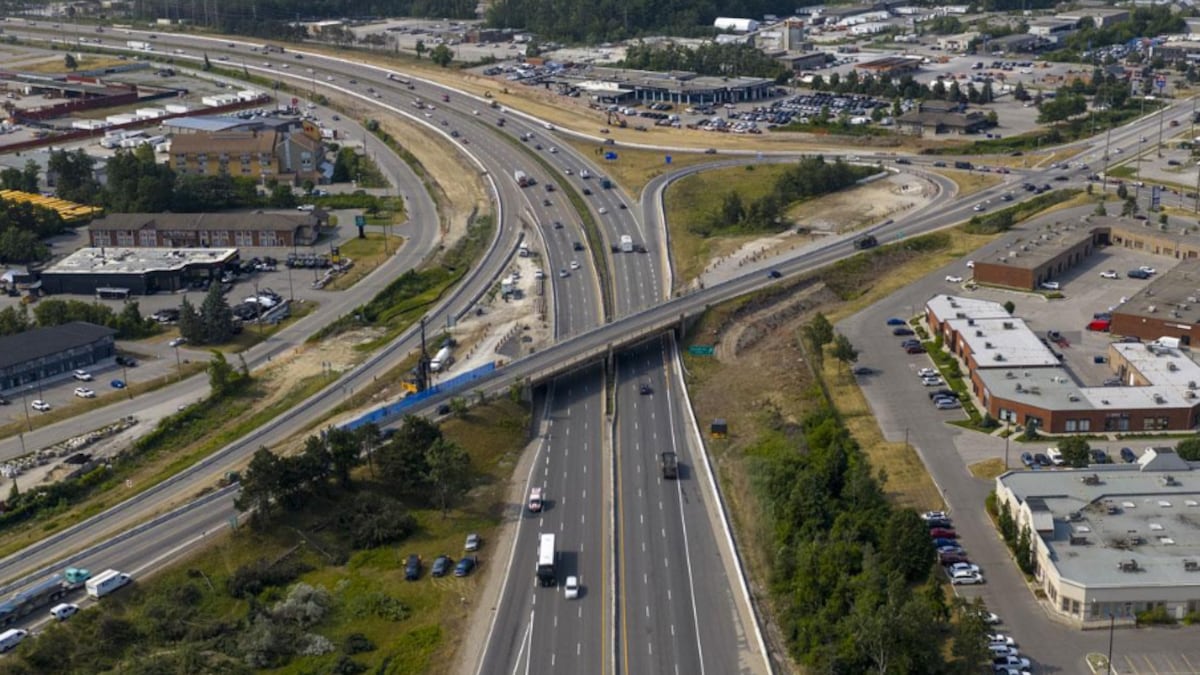 A major bridge construction project continues in Barrie. Here are the upcoming closures