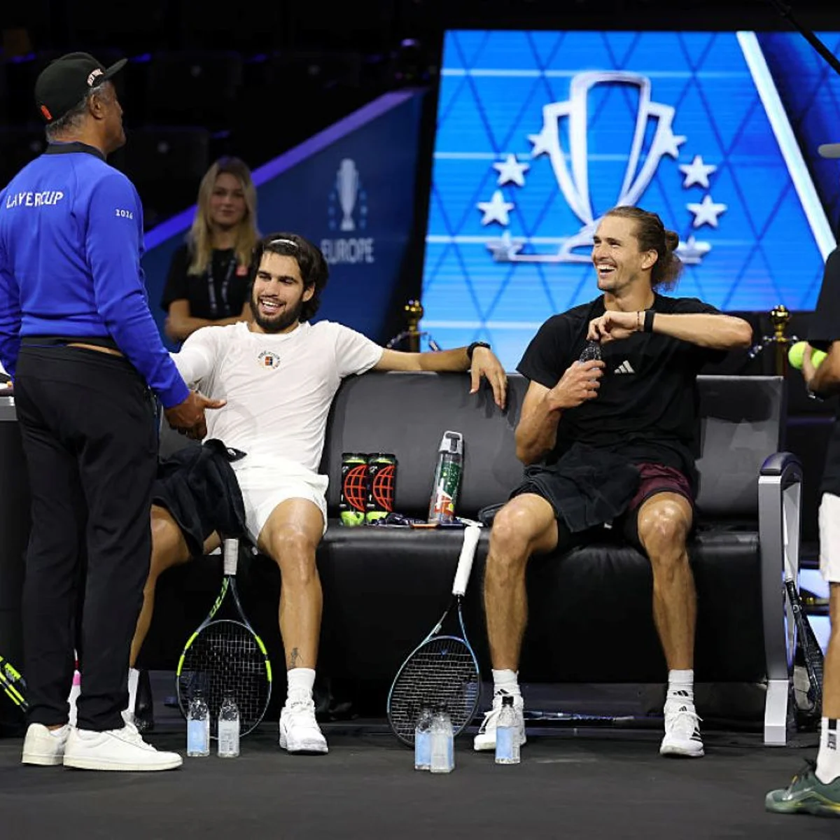 Carlos Alcaraz elogia Zverev: "Melhor jogador do mundo neste momento"