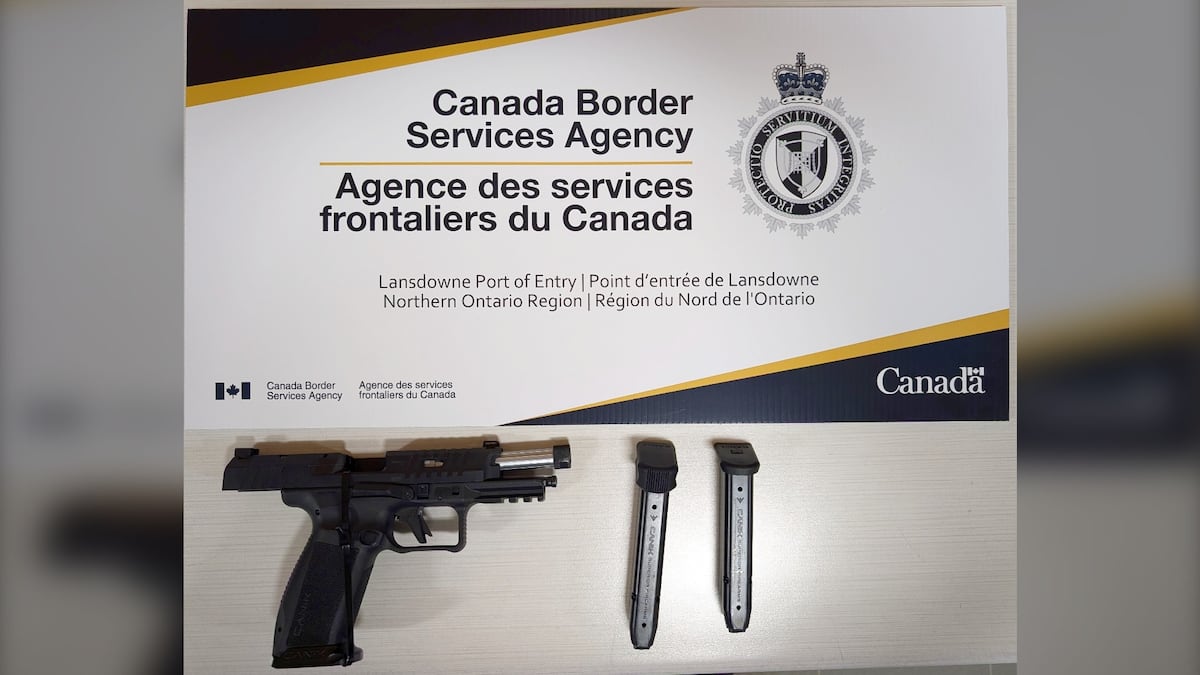 Border agents seize guns from Americans at northern Ont. border crossings