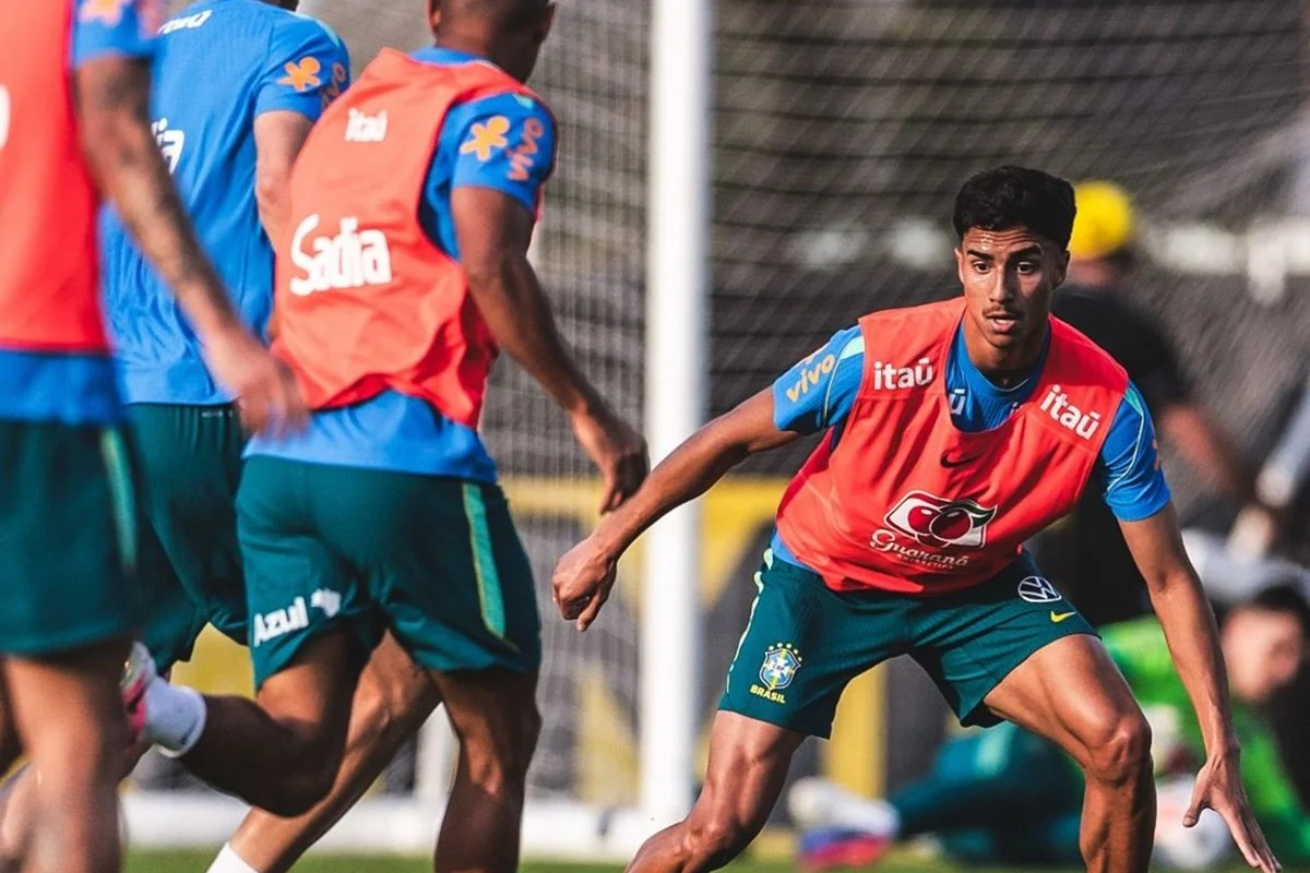 Titular da Seleção, Vitor Reis foi capitão e acumula experiências na base