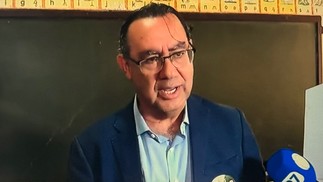 Augusto Cury vota em São Paulo — Foto: Reprodução