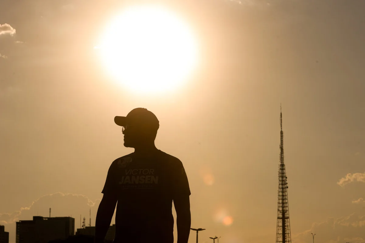 Brasilienses enfrentam dia de calor intenso baixa humidade Metropoles