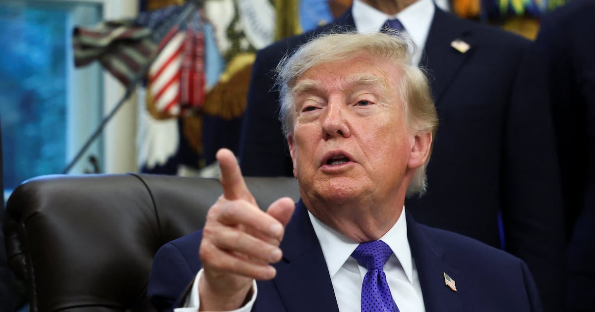 EUA não acreditam que caso em laboratório na Rússia envolva arma biológica, diz Trump