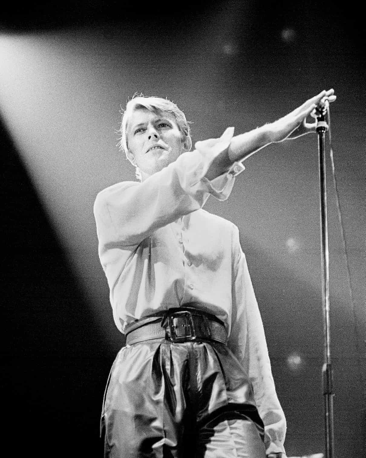 O filme do tour de David Bowie de 1978, 'Lost', tocará em arenas em 2027, remasterizado pelo diretor de Moonage Daydream, Brett Morgen.