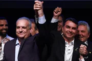 Flávio Bolsonaro definiu Alfredo Gaspar como seu vice