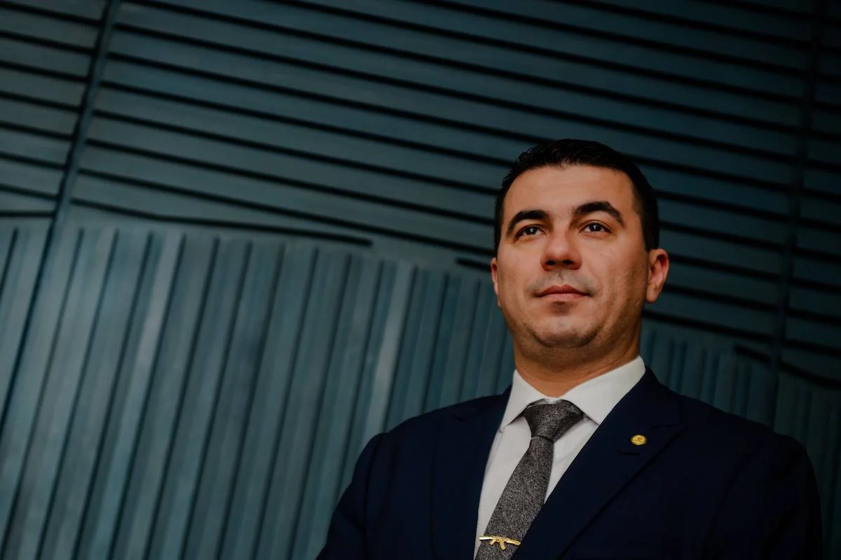 Candidato não eleito é acusado de calote em equipe de pesquisa eleitoral