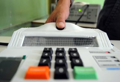 Eleitor sem biometria pode votar neste domingo (25); veja como funciona a identificação