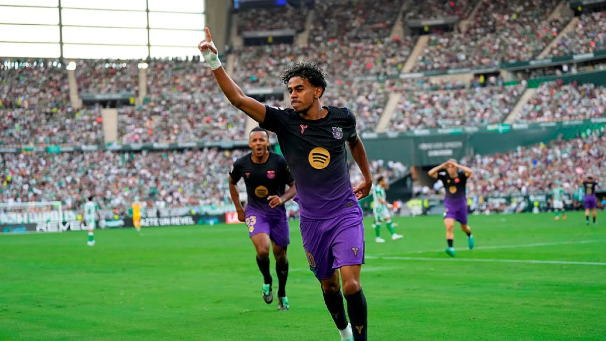 Lamine Yamal e Gabriel Jesus marcam e Barcelona goleia Bétis no Espanhol