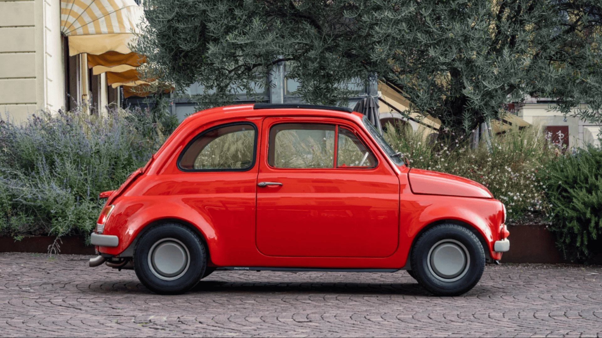 Fiat antigo e pequeno pode custar mais de R$ 1 milhão após restauração