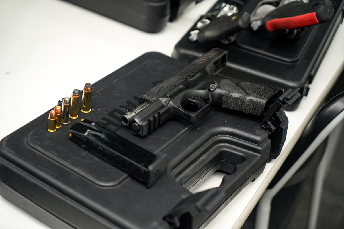 Justiça interna adolescente de 13 anos que baleou colega de 14 na cabeça com arma do pai em SC