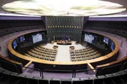 Câmara: 301 deputados se reelegem; 183 exercerão primeiro mandato