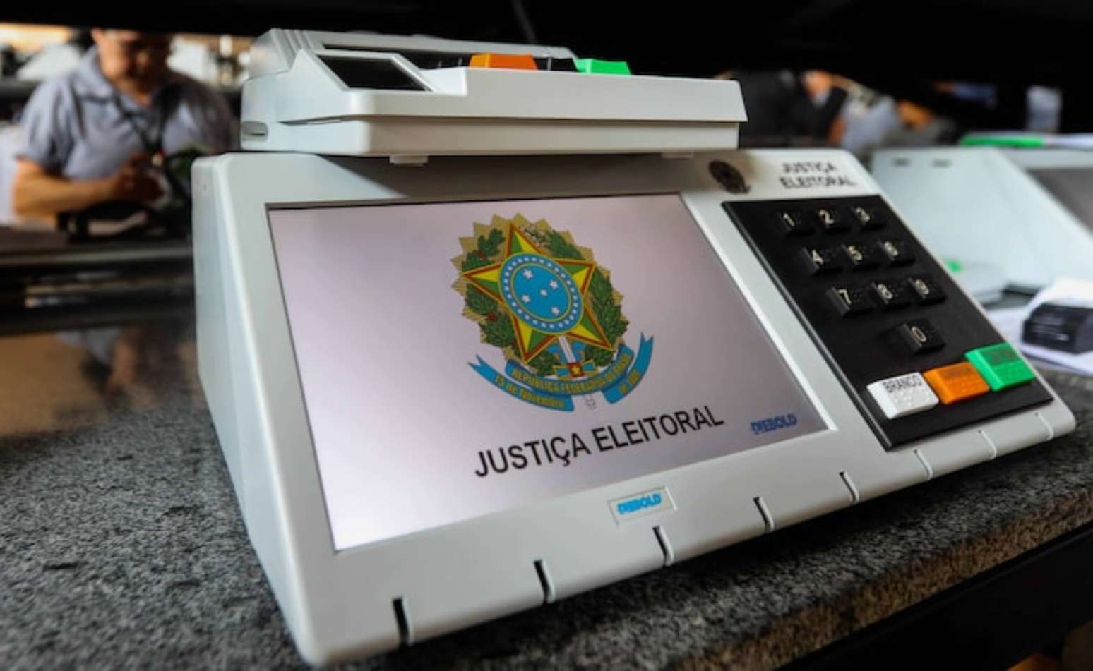 Elei&ccedil;&otilde;es gerais acontecem neste domingo, 4, no Brasil
