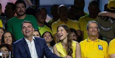 Fl&aacute;vio Bolsonaro e Valdemar Costa Neto Foto: Getty Images / BBC News Brasil