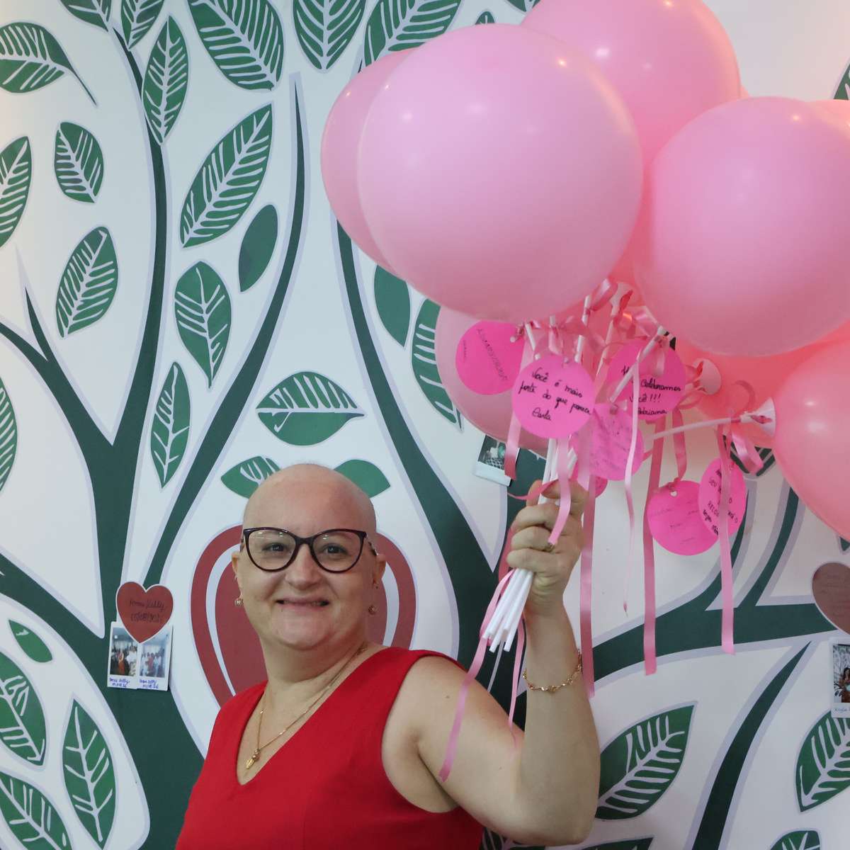 No Dia do Professor, educadora celebra fim de etapa de tratamento de câncer de mama e sonha com o retorno à educação: 'Eu sobrevivi'