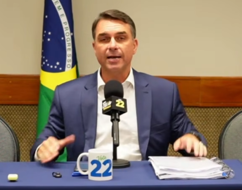 'Há um desespero na campanha de Lula', diz Flávio após cancelamento de debate