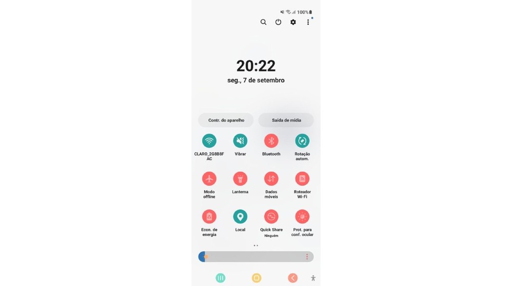 Painel de configurações rápidas permite conferir conexões e recursos que permanecem ativos no Android — Foto: Reprodução/ Android Galaxy A03
