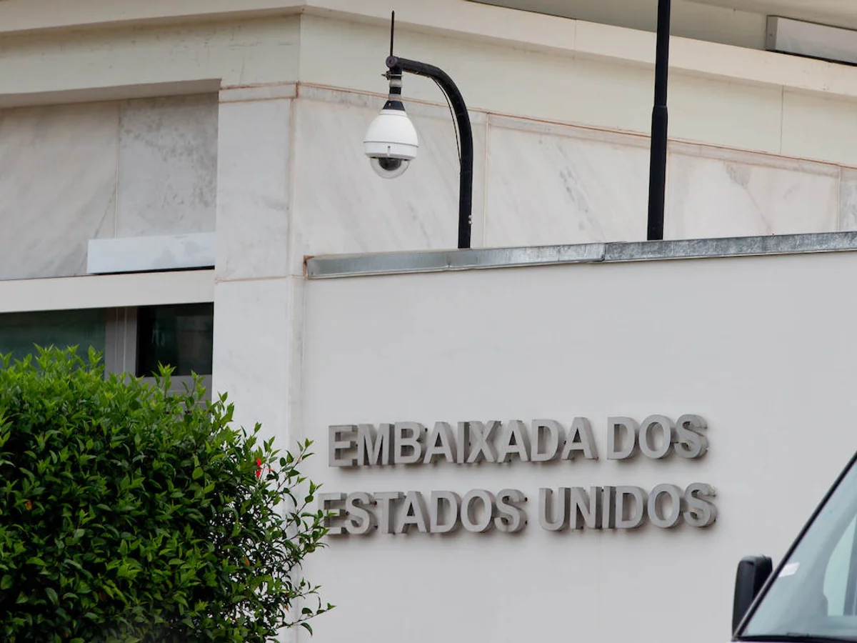 "Questão de segurança": EUA suspende atendimento em embaixada e consulados
