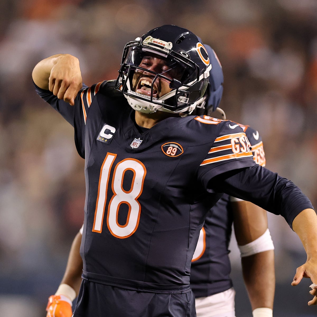 Caleb Williams supera Drake Maye, amigo e rival, enquanto Bears derrotam Patriots