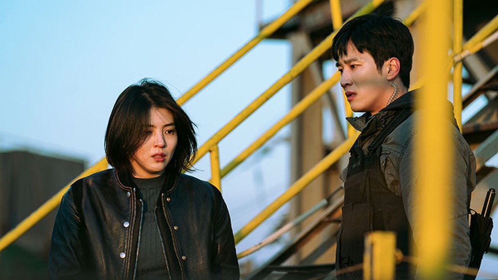 My Name (2021) acompanha Yoon Ji-woo, uma jovem que decide descobrir quem matou seu pai — Foto: Foto: Reprodução/IMDb