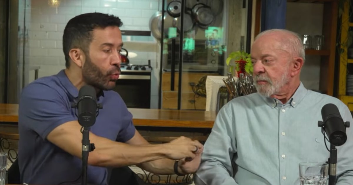 Janones coloca 5% da população brasileira em um canal de WhatsApp e reelege Lula