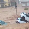 Una fuerte lluvia provocó inundaciones en Albacete: autos arrastrados, calles intransitables y una persona muerta