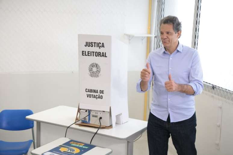 Haddad reflete sobre impacto do STF nas eleições e avalia campanha após episódios de vaia e perseguição