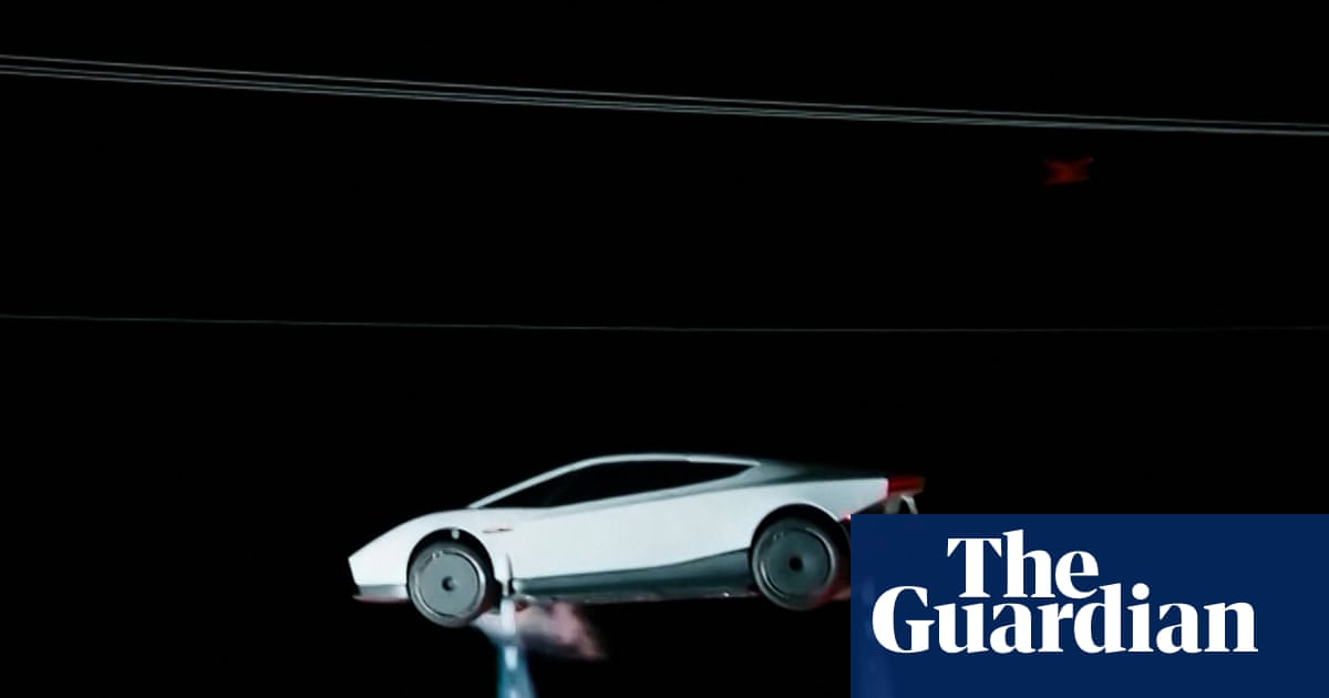Elon Musk revela o 'primeiro carro voador do mundo' no evento da Tesla