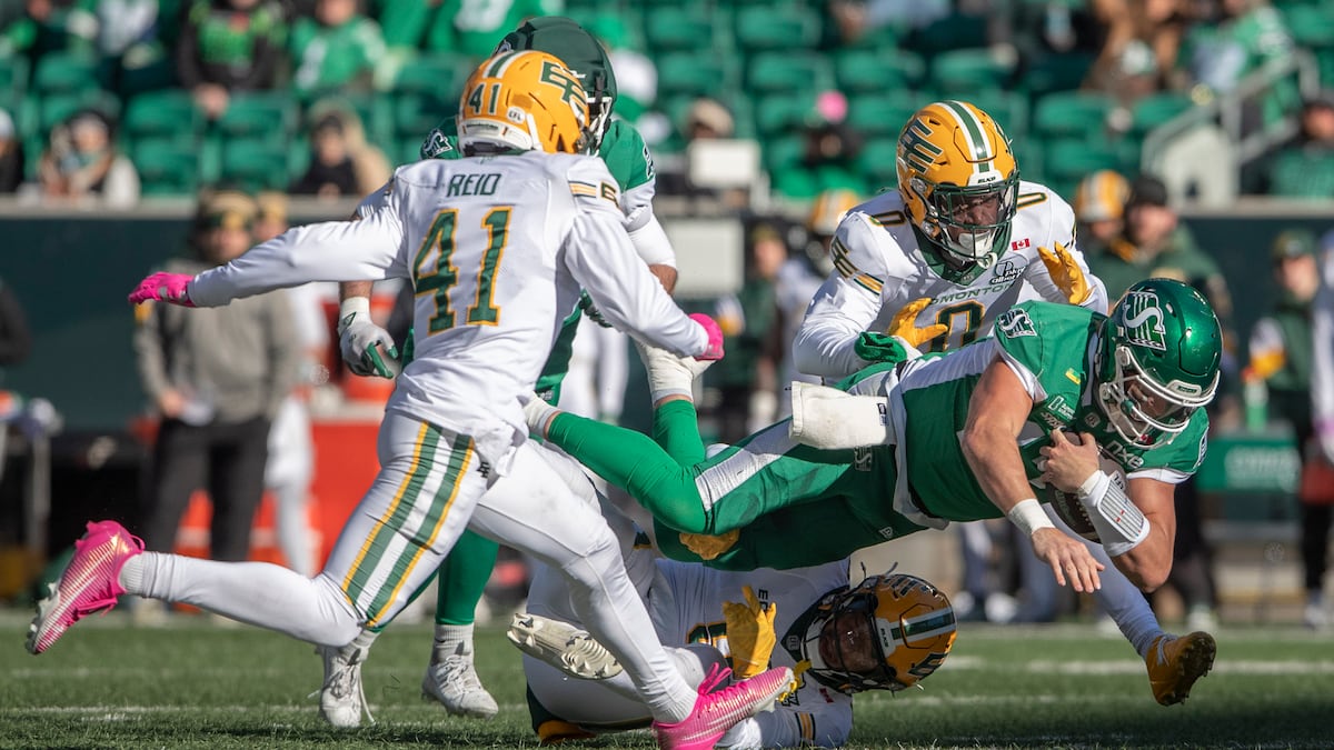 Roughriders top Elks 16-9, clinch spot in West semi-final against rival Lions