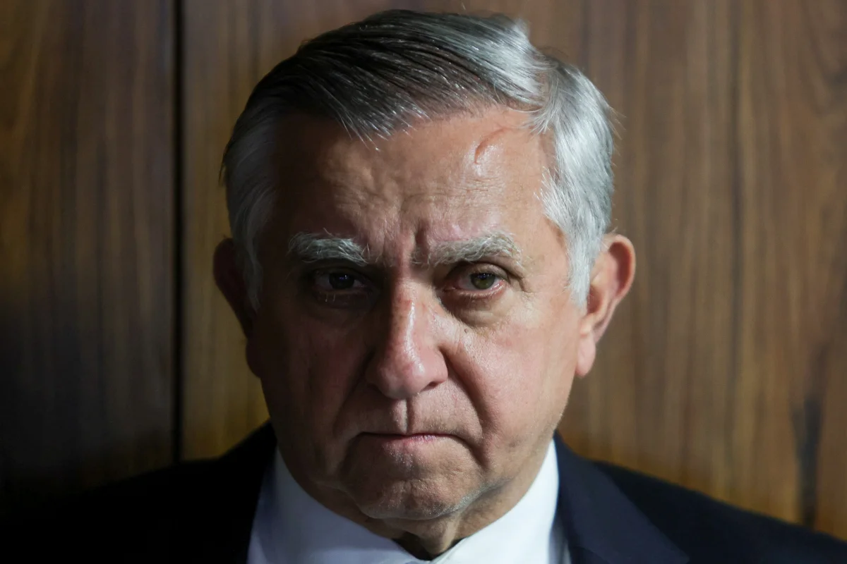Quem é Izalci Lucas, senador que volta à Câmara dos Deputados em 2027