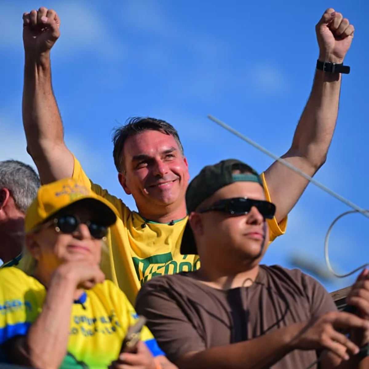 Apoiados por Flávio Bolsonaro conquistam 30 vagas no Senado