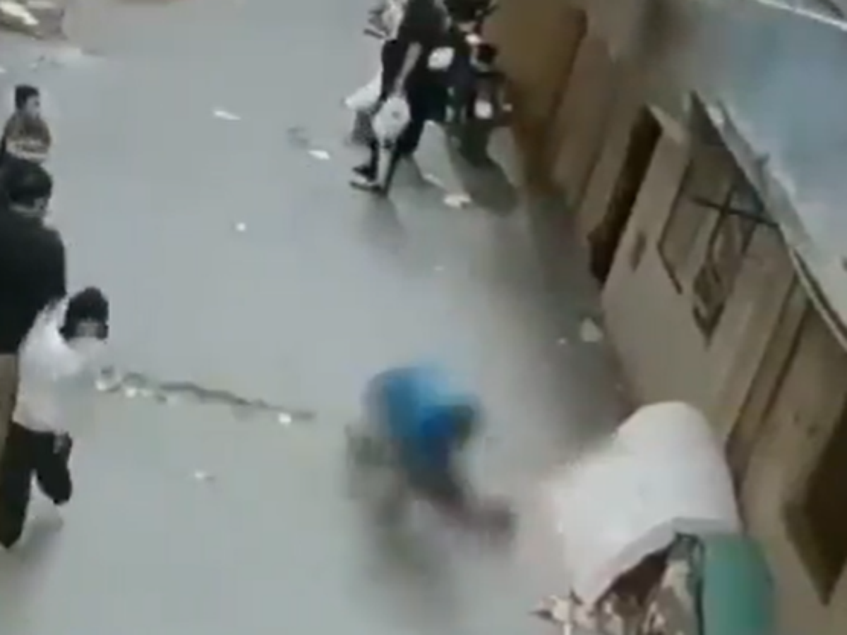 Homem salva criança que caiu de prédio segundos antes de atingir o chão; veja o vídeo
