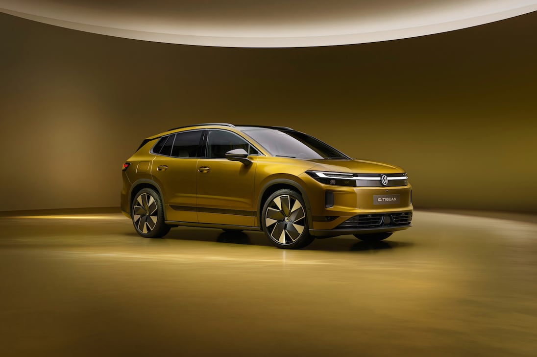 O Peugeot E-T16 Concept é um 'hyperhatch' elétrico com tração de rali da escola tradicional.
