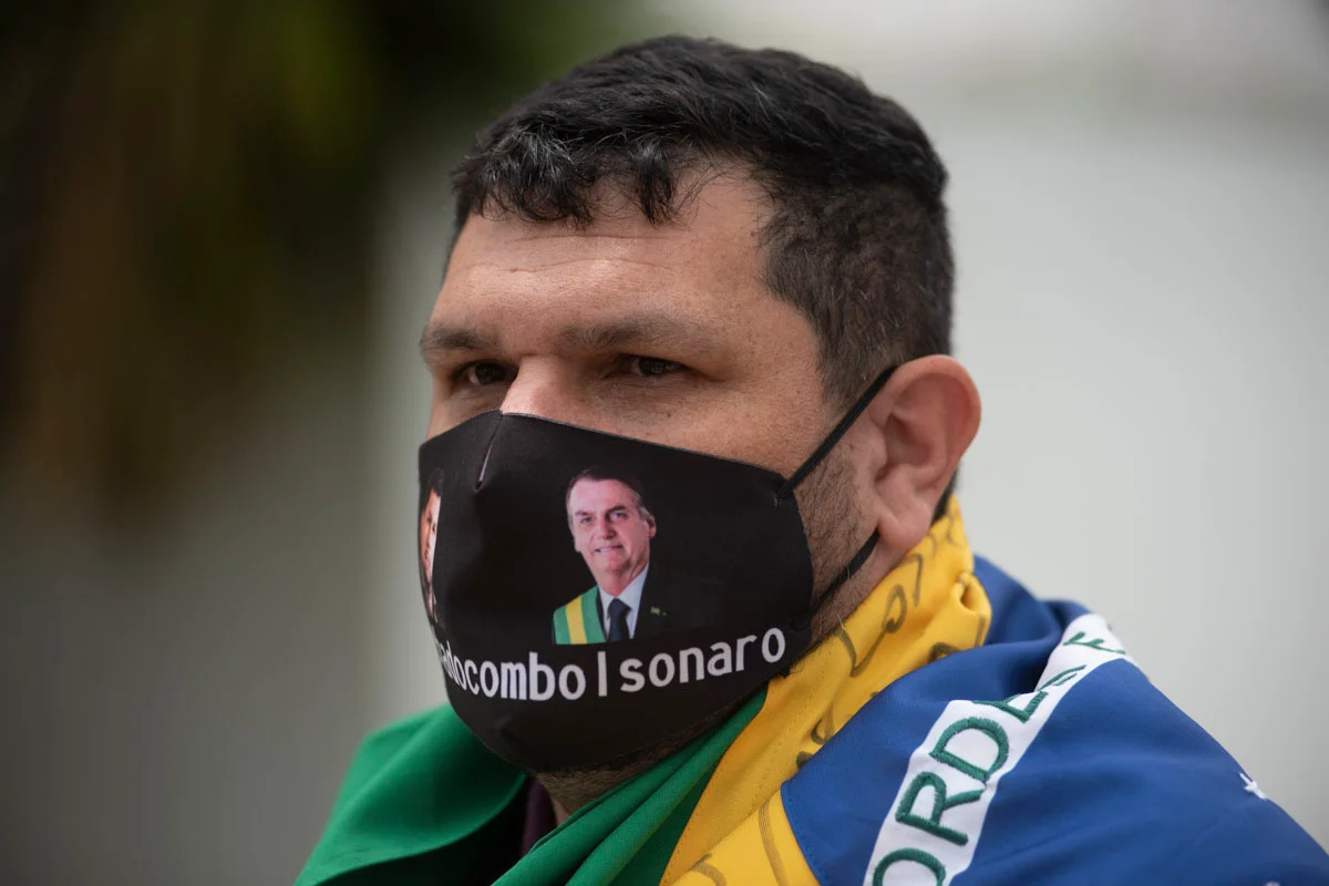 Após decisão de Moraes, Oswaldo Eustáquio diz que prepara volta ao Brasil