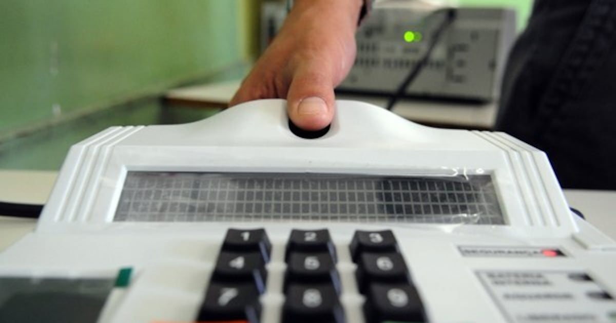 Eleitor sem biometria pode votar neste domingo (25); veja como funciona a identificação