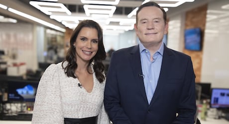 Roberto Cabrini entrevista Zezé Di Camargo com exclusividade no Domingo Espetacular deste final de semana (11)
