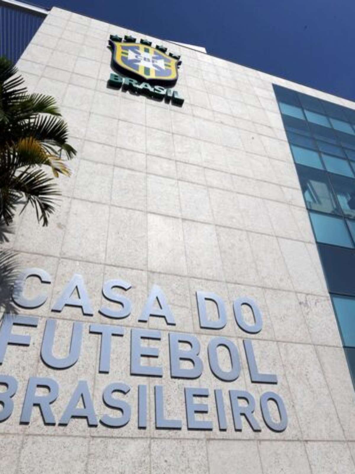 Corinthians e Atlético-MG lideram ranking de clubes brasileiros com mais dívidas; veja lista