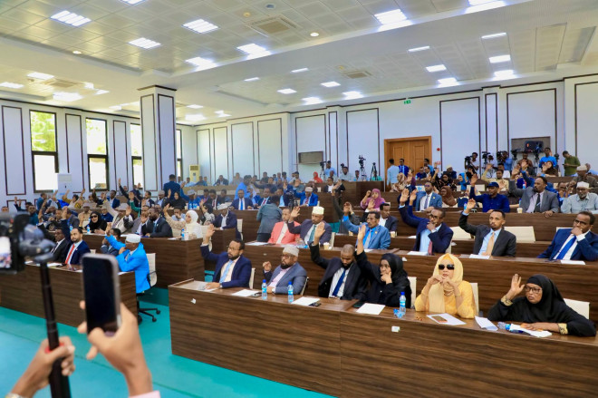 Somali parliament deducts salaries of absent lawmakers