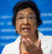 A juíza sul-africana Navi Pillay durante uma coletiva de imprensa em Genebra, em 16 de setembro de 2025. Foto: © AFP/Fabrice Coffrini / RFI