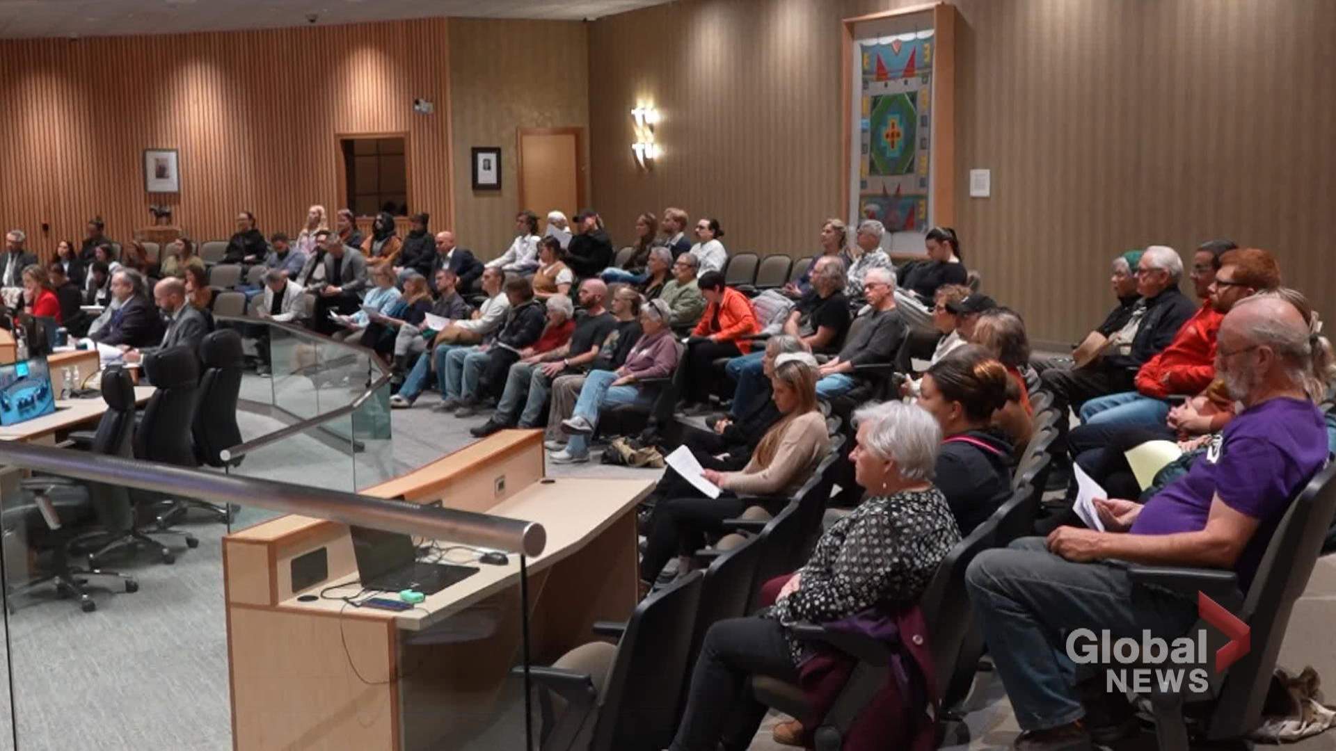 Nearly 70 people were in attendance for a council meeting addressing Bell's AI Data Centre expansion.