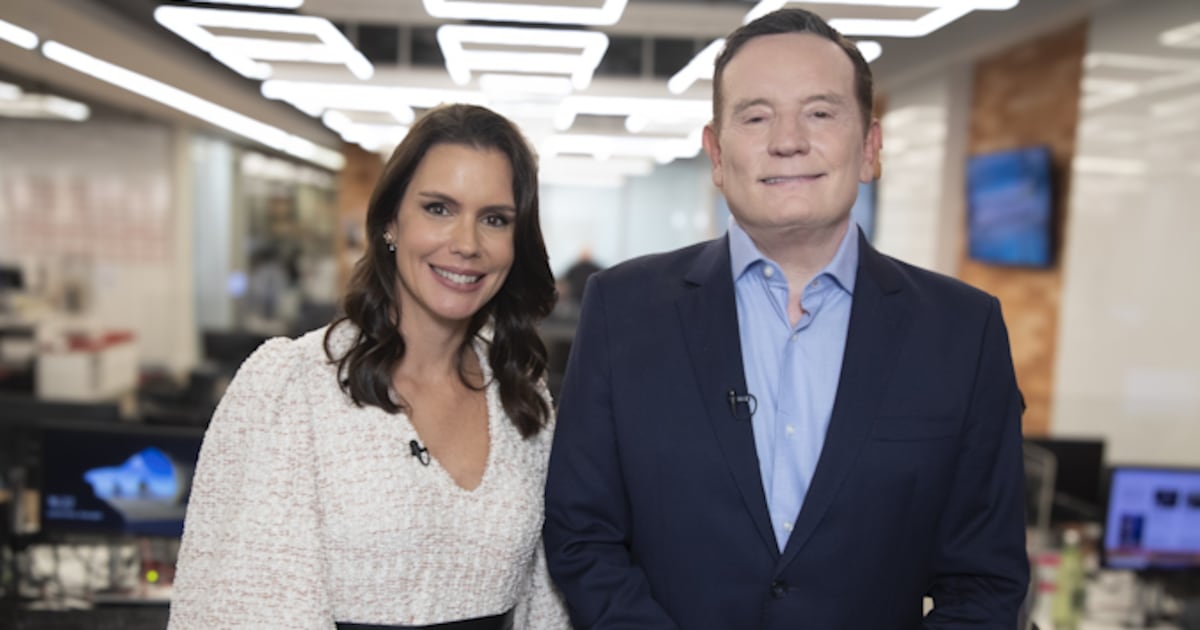 Roberto Cabrini entrevista Zezé Di Camargo com exclusividade no Domingo Espetacular deste final de semana (11)