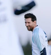 Lionel Messi se apresenta à seleção argentina para jogo de despedida - imagem 2