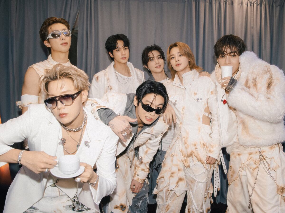 O BTS chegou ao Chile após seus shows no Peru: "Aqui estamos, Chile", escreveu o J-Hope.
