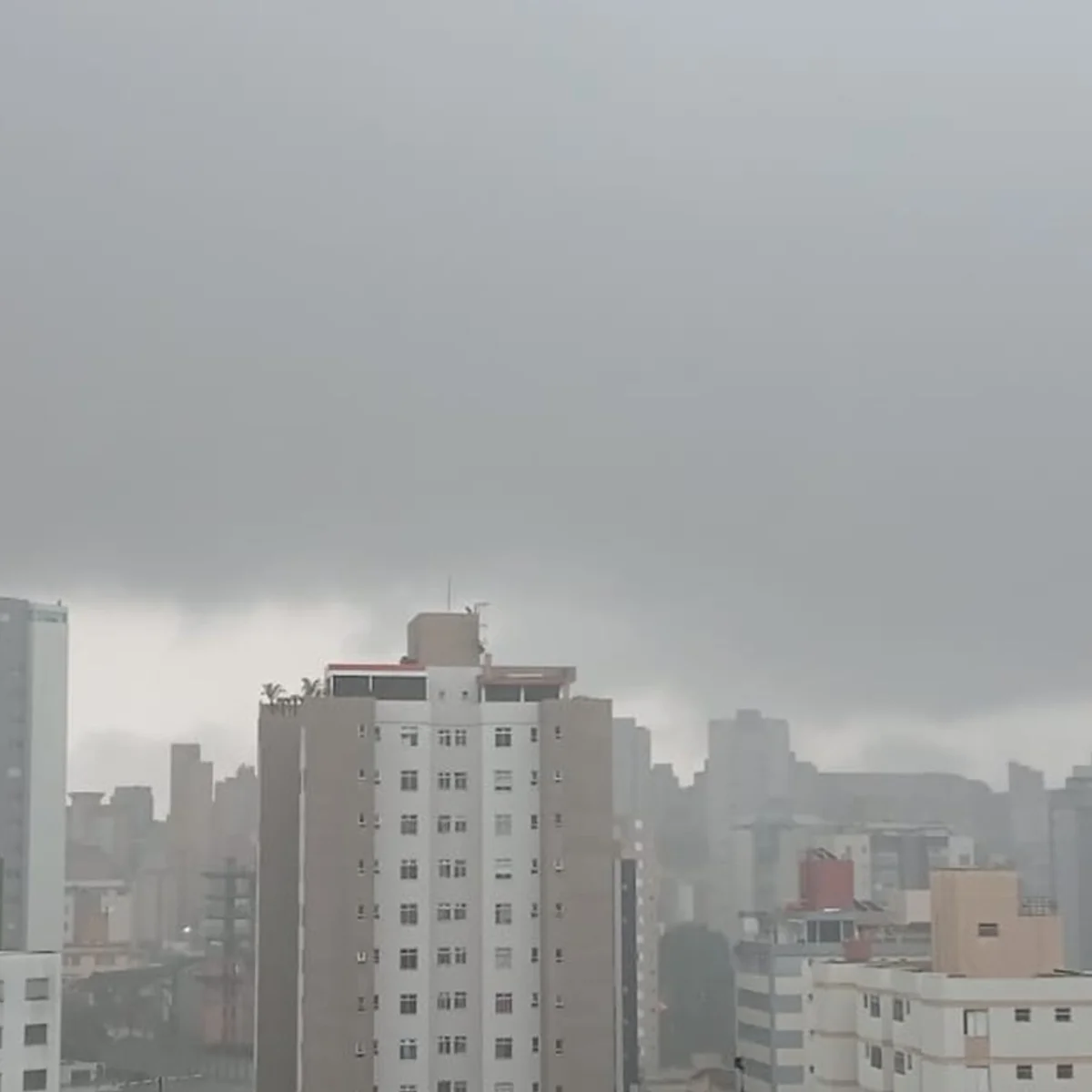 MG tem previsão de tempestades, raios e ventos fortes nesta quarta (14/10)