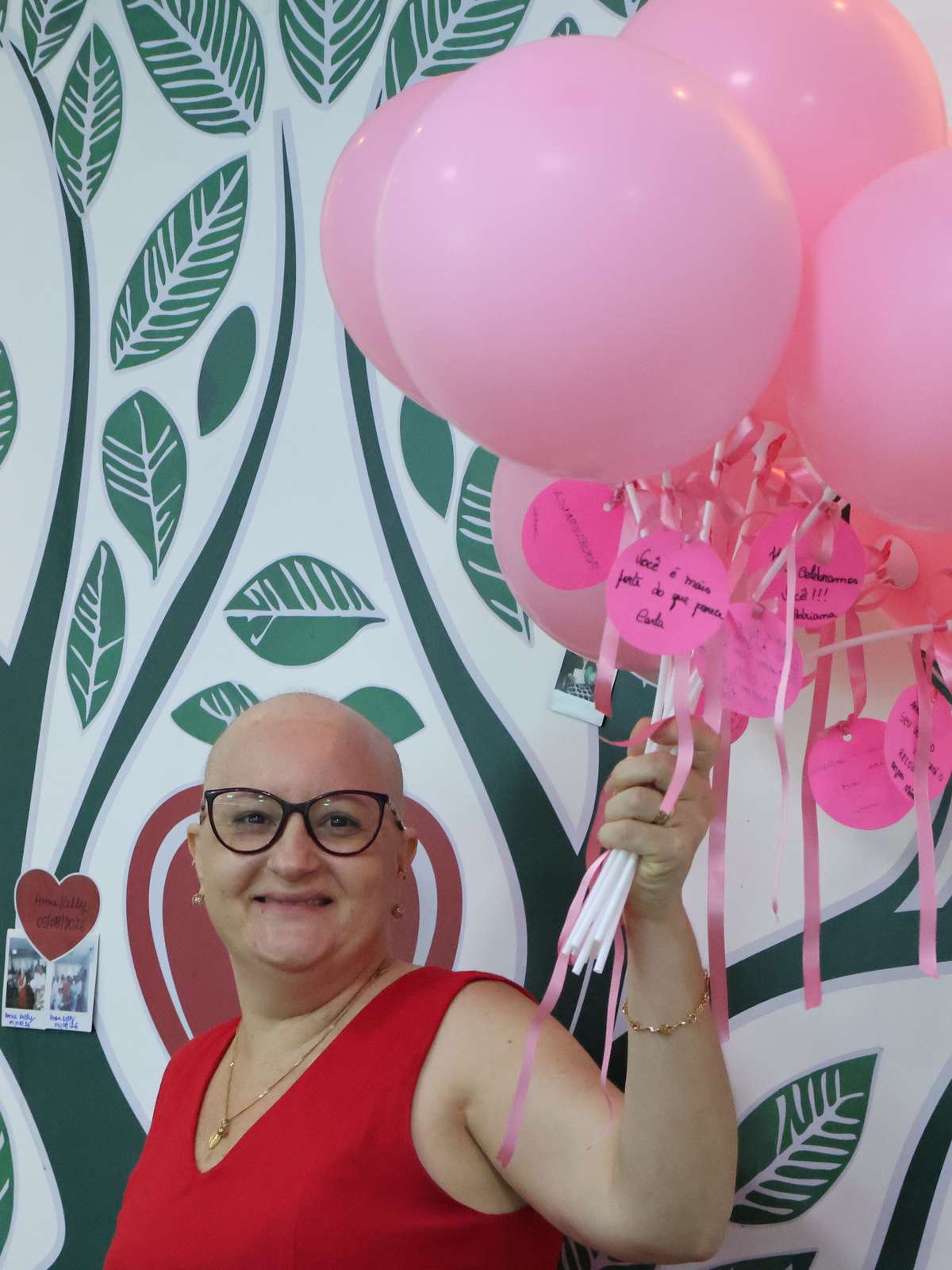 No Dia do Professor, educadora celebra fim de etapa de tratamento de câncer de mama e sonha com o retorno à educação: 'Eu sobrevivi'